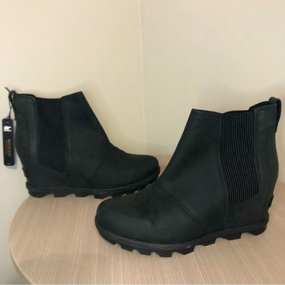 Sorel Joan of Arctic Wedge II Chelsea Boots - Picture 2 of 8